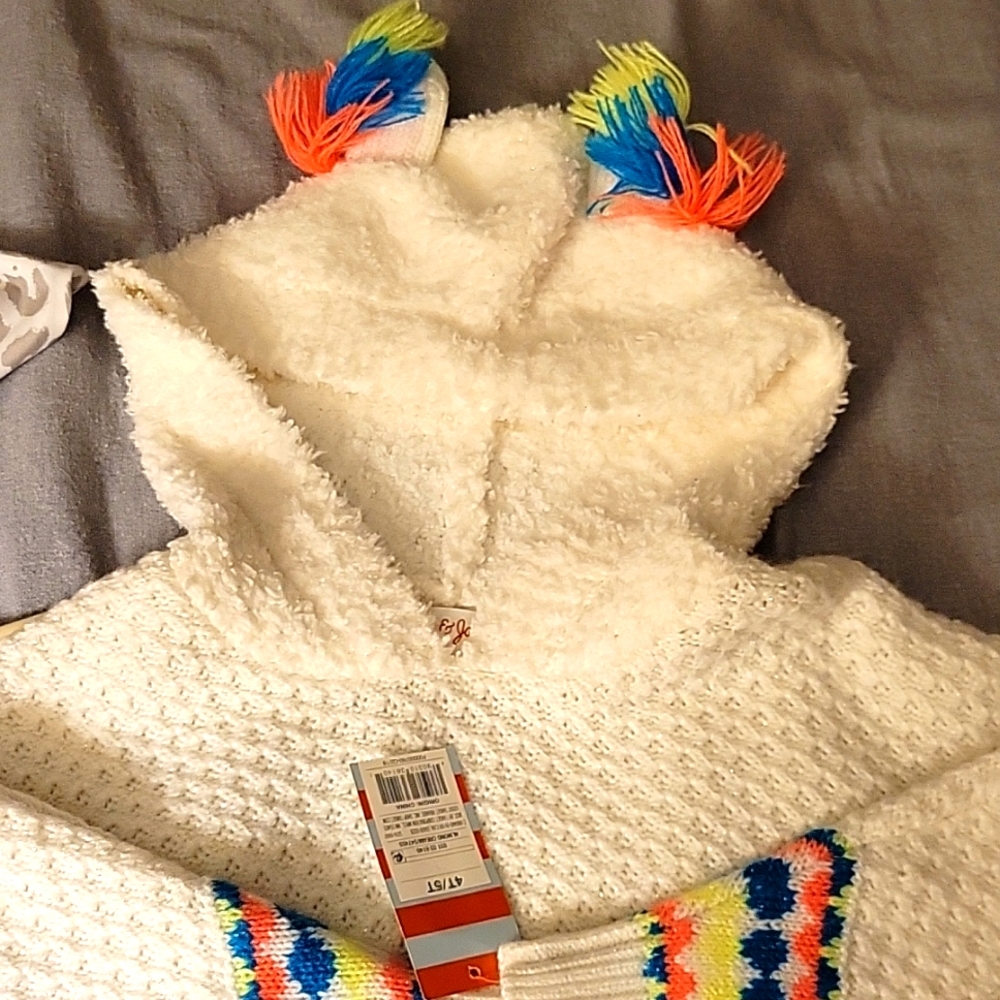Little girls sweater brand new 4t/5t